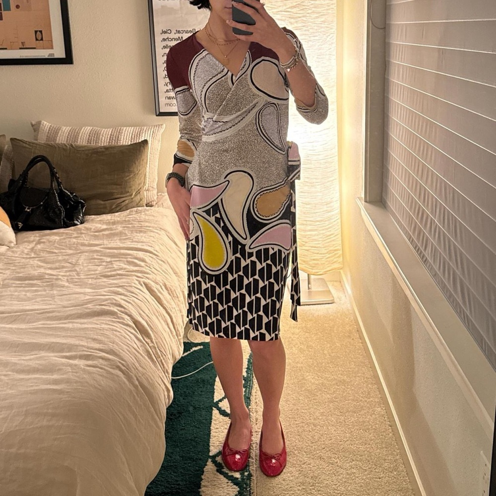 Stylish Vintage DVF Wrap Dress 100% silk
